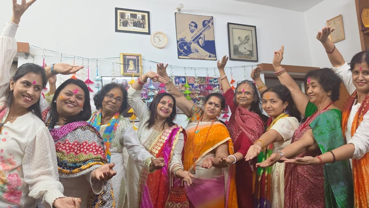 Musical gathering decorated with songs of Phagun