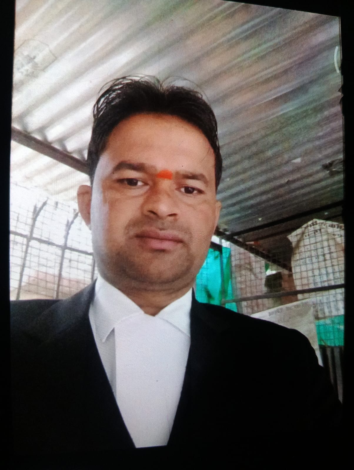 Advocate commits suicide by hanging himself in his rented room