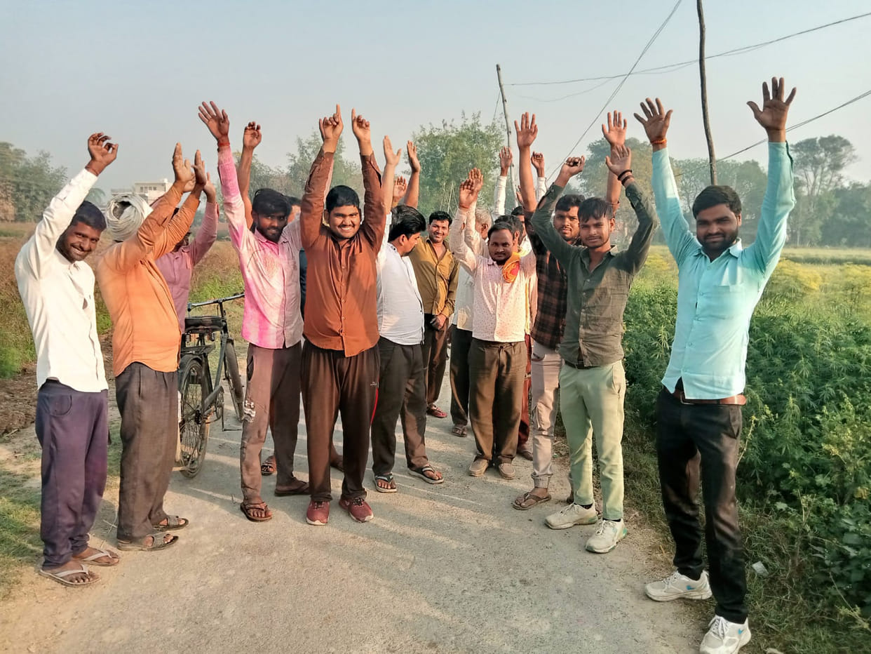 mainpuri news iregular electric line protest