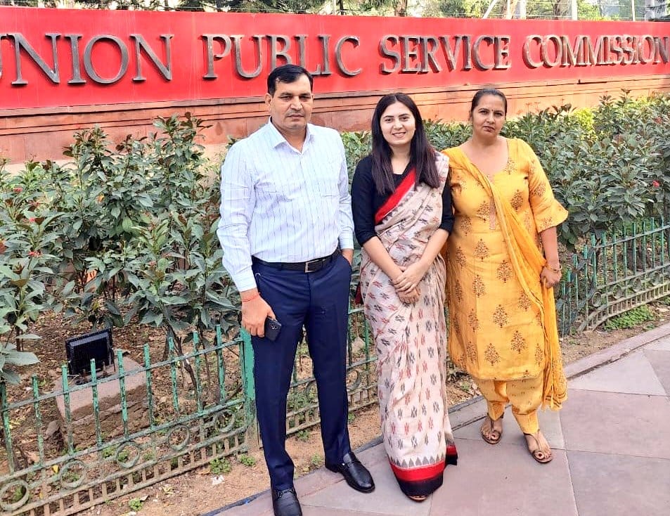 Not satisfied with her 584th rank, she secured 265th rank in UPSC in her fifth attempt.