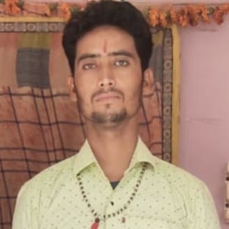 A young man hanged himself due to a money transaction and died.