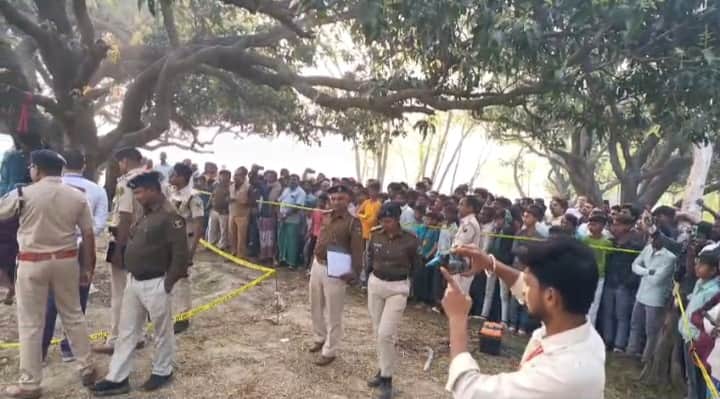 घटनास्थल पर मामलें की जांच करती पुलिस - फोटो : अमर उजाला