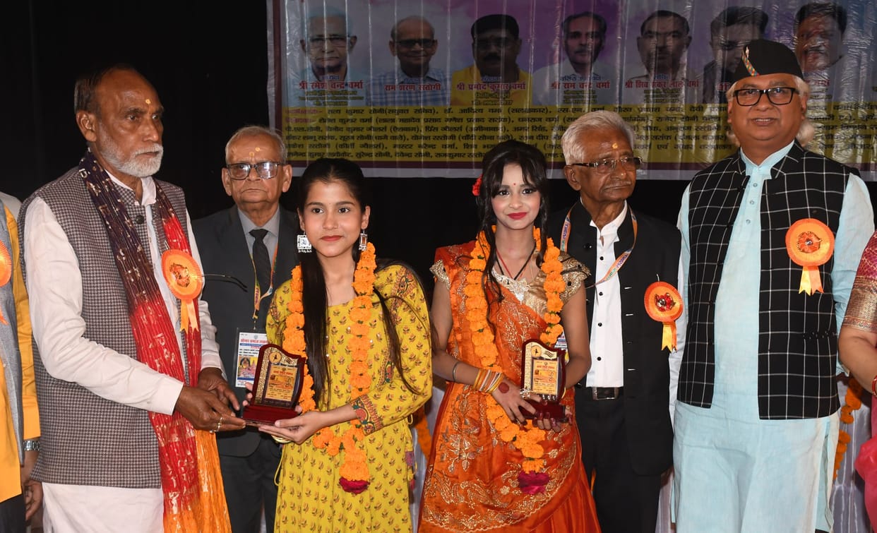 Cultural presentations captivated the hearts of people at the Holi Milan function.