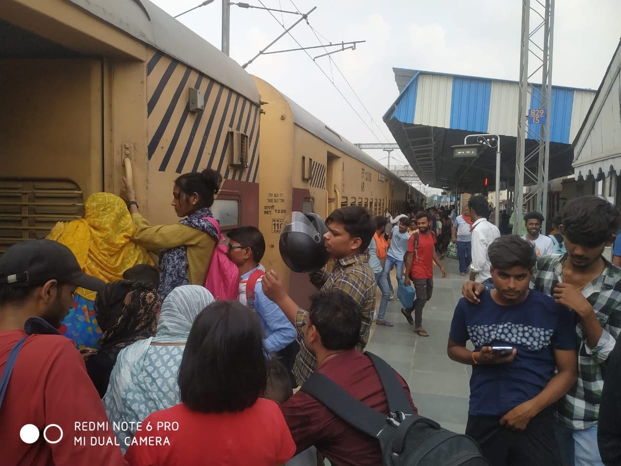 Seats in long-distance trains are full, waiting list crosses 100