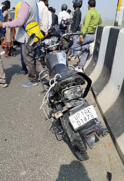 Accident on NH-34: Bike rider falls 30 feet after being hit by a car on the flyover, dies
