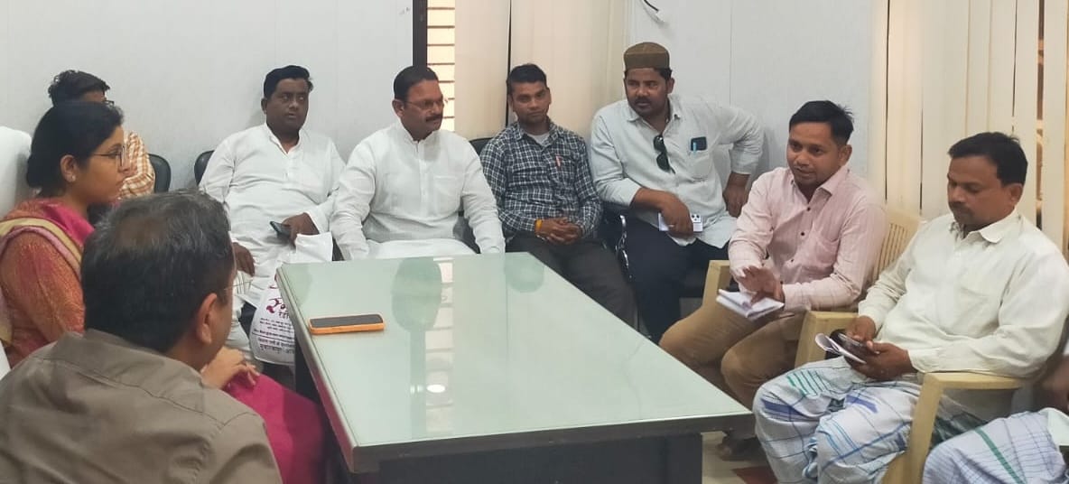 Conflict between EO and councilors in front of the Municipal President