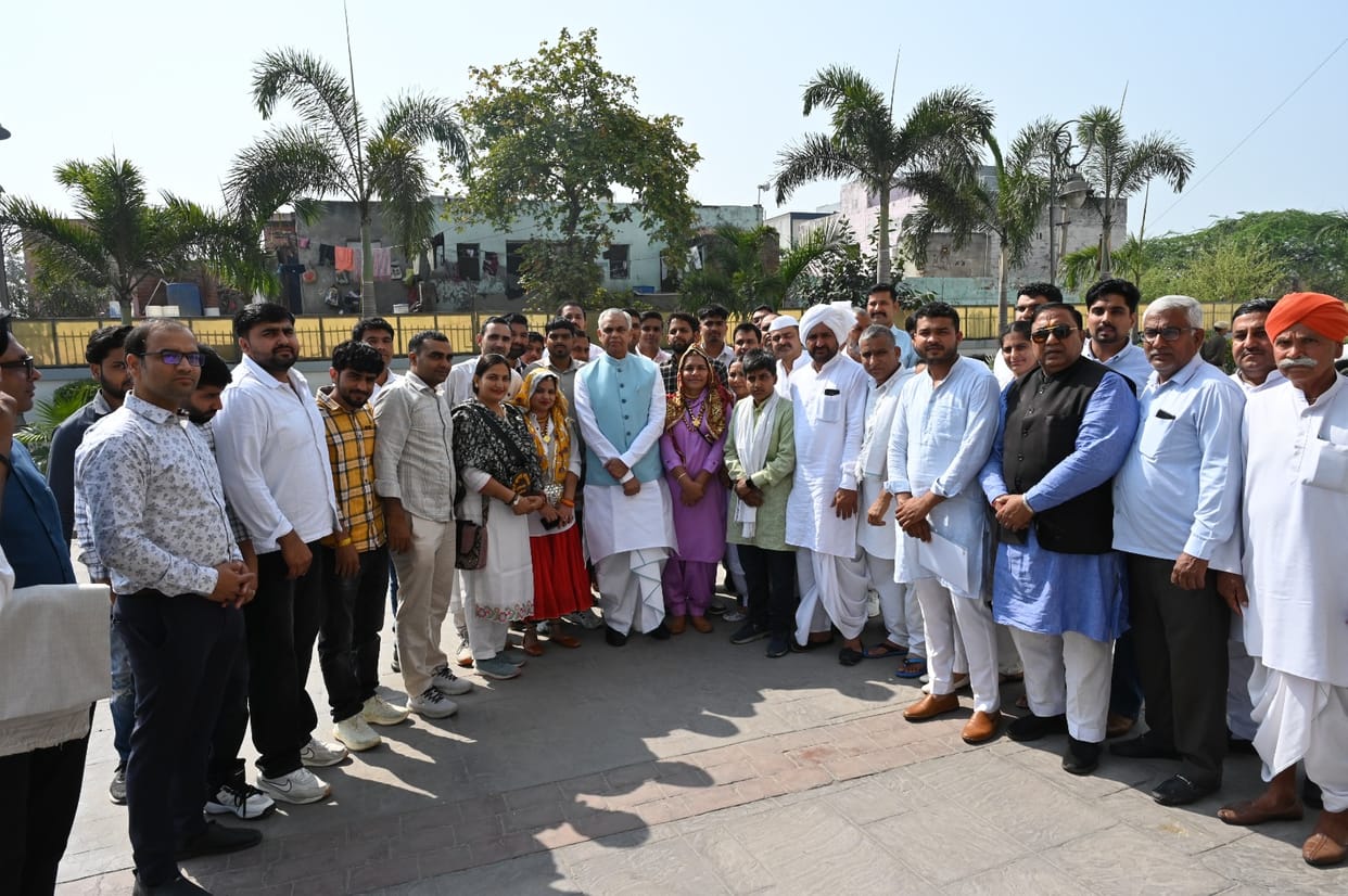 Farmers should return to natural farming and promote indigenous breeds of cattle - Acharya Devvrat