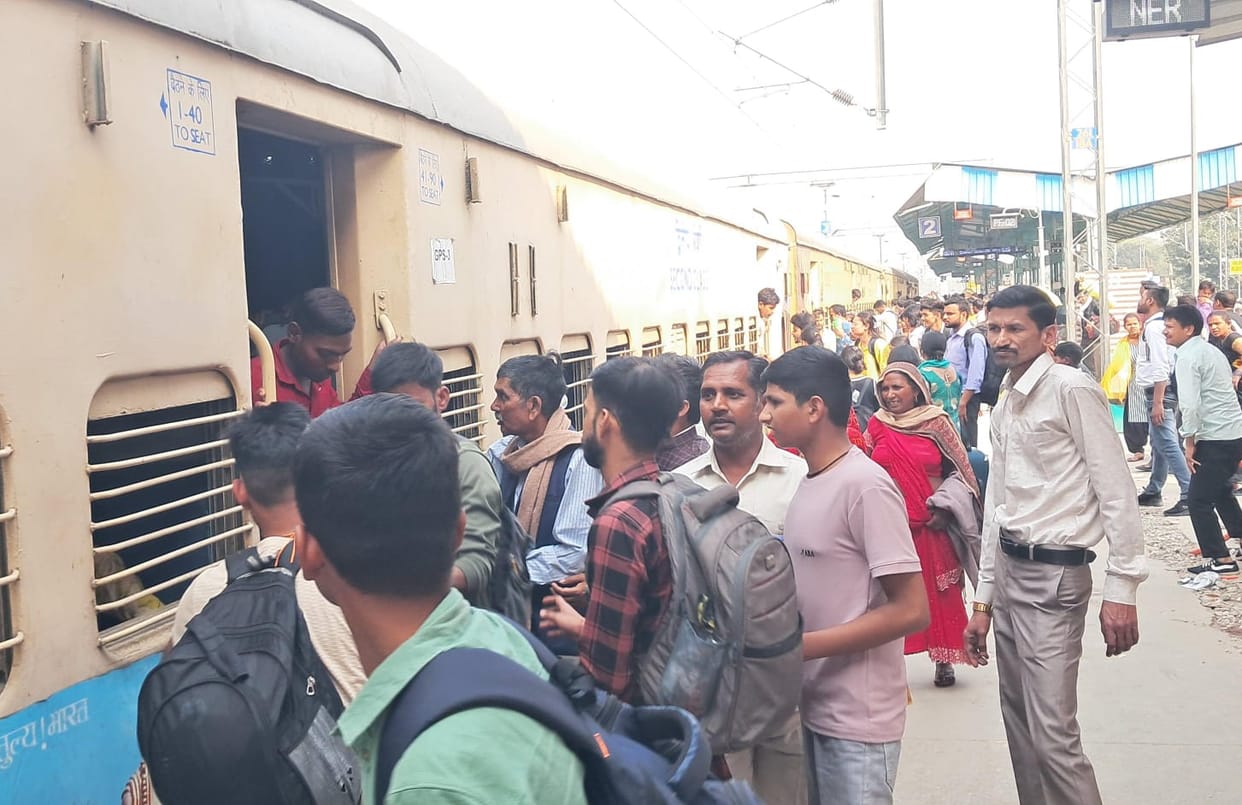 Passengers thronged the Mela Special train, jostling for seats.