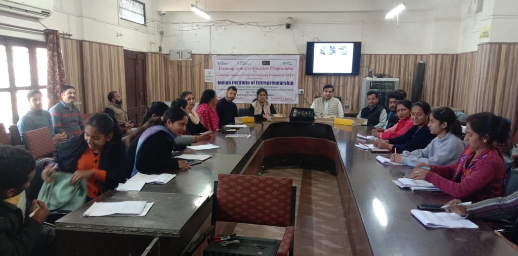Rural women in Kandaghat are being trained to become entrepreneurs.