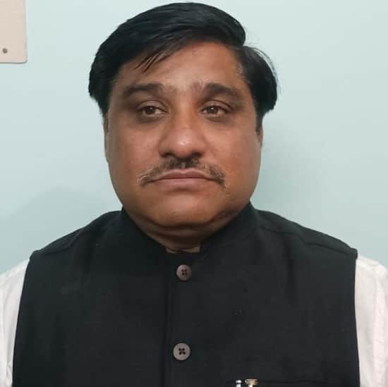 25 एडवोकेट दविंद्र कुमार, किला मोहल्ला।