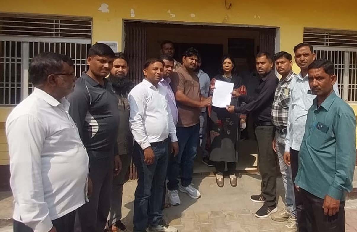MNREGA workers opened a front after not receiving their honorarium for 25-30 months.
