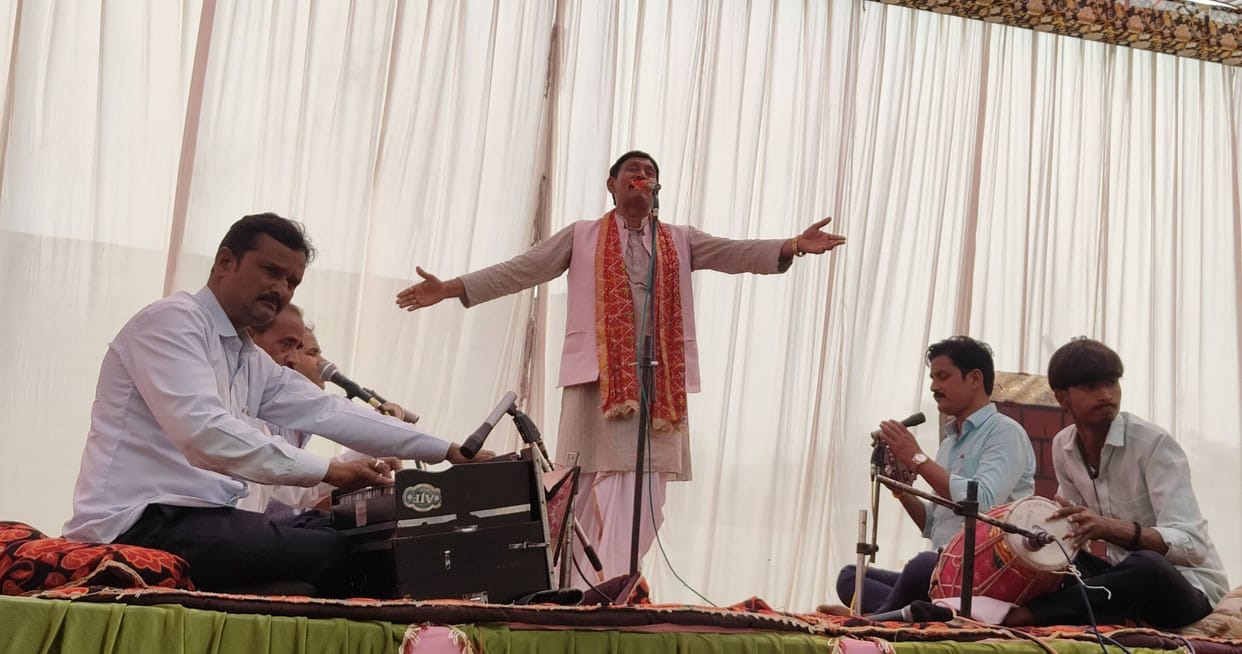 Artists added colour to Bundelkhandi folk dance