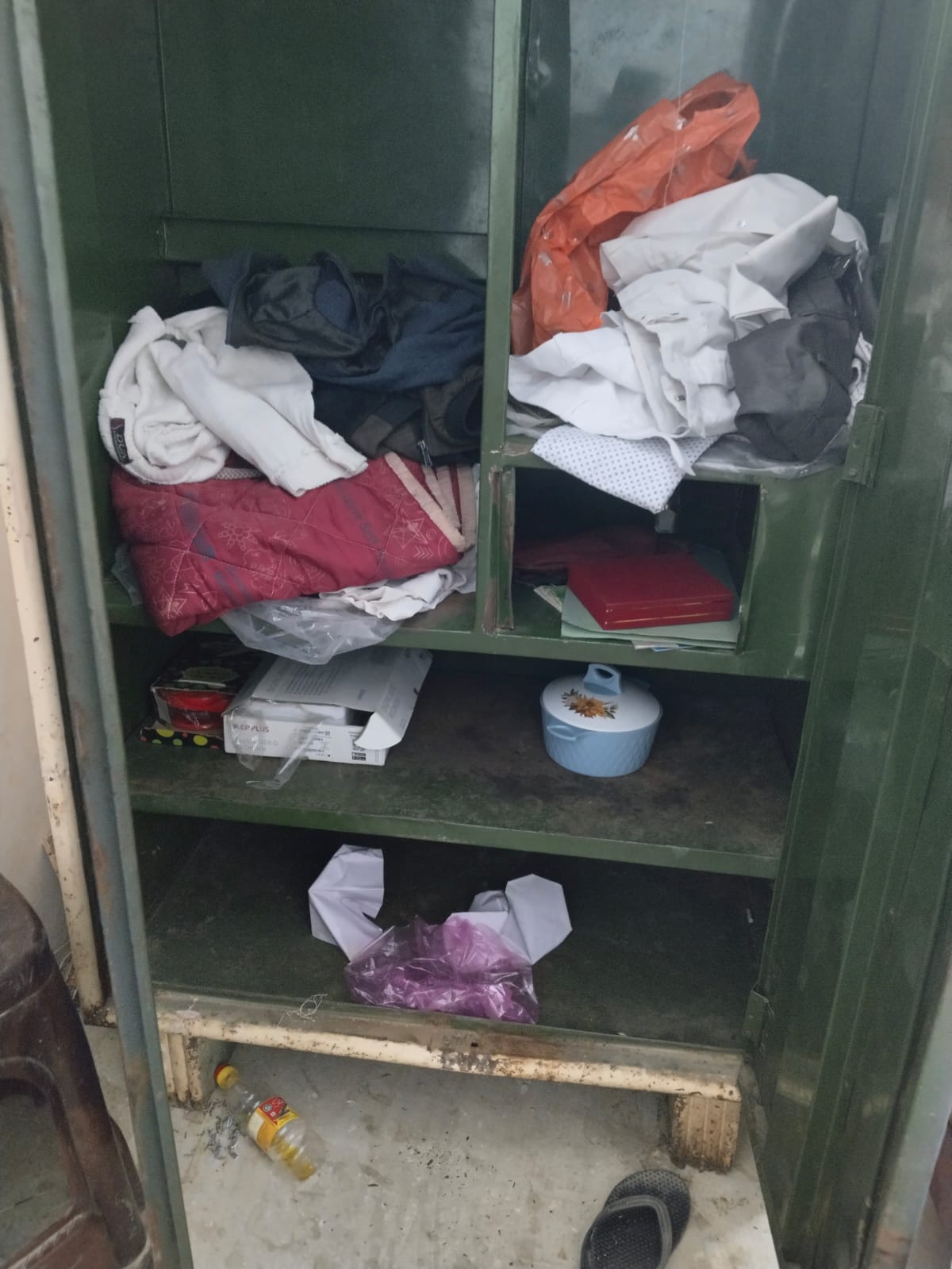 Jewellery and cash worth lakhs stolen from doctor's house in broad daylight