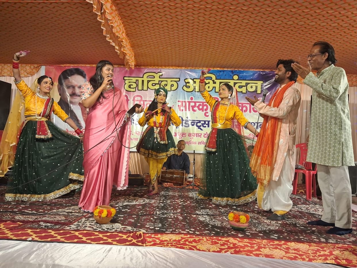 Cultural presentations captivated the hearts of people at the Holi Milan function.