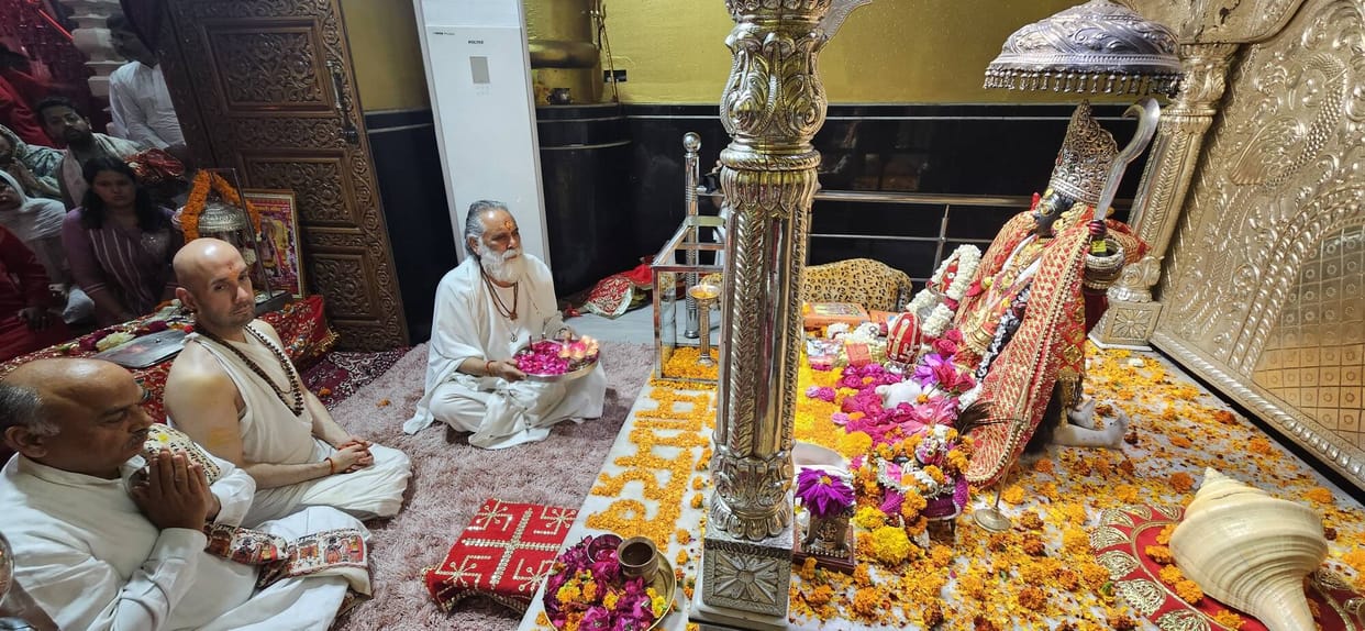 Swami Gyananand and Ambareesh visited Mother Bhadrakali