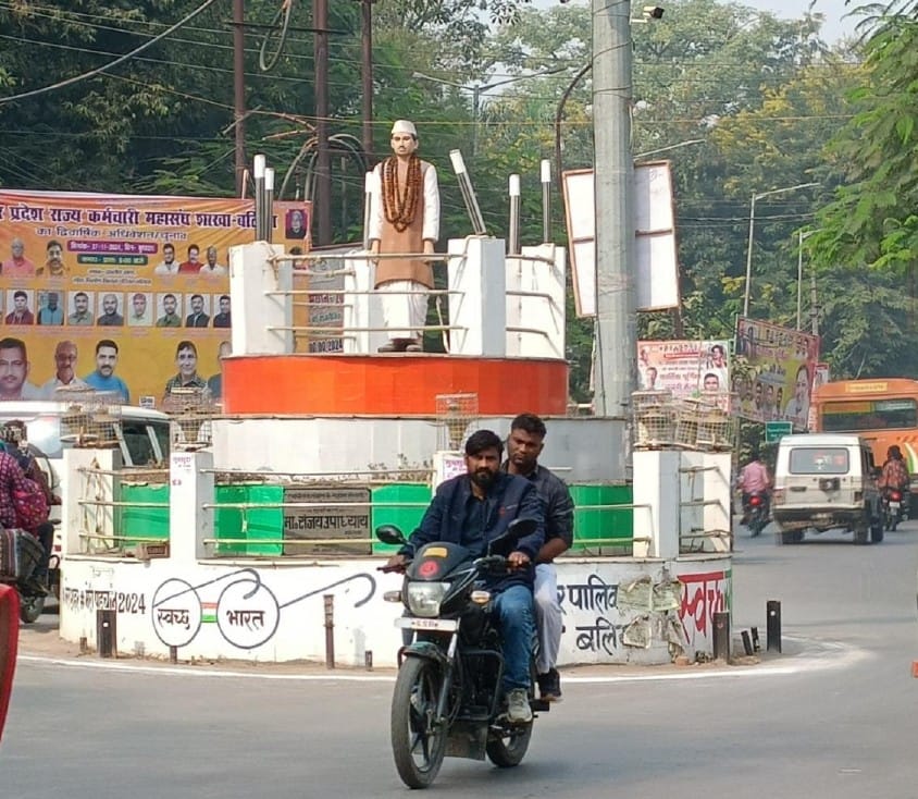 Traffic signals and bullet cameras will be installed at 10 intersections costing Rs 5 crore