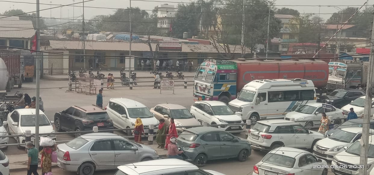 India-Nepal border becomes lively, tourists start arriving
