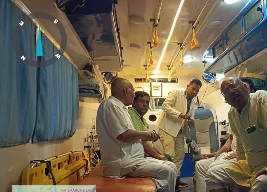 Horrific road accident on NH-30 People returning after immersing ashes, 6 people injured