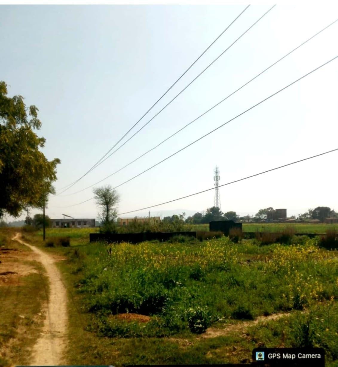 Wires hanging at a height of 5 to 6 feet, risk of accident at any moment