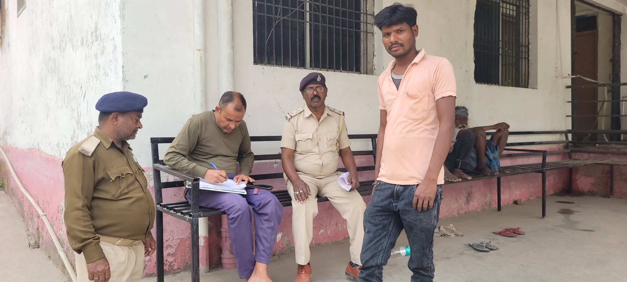 पूर्णिया जीएमसीएच में पोस्टमार्टम कराने पहुंचे परिजन