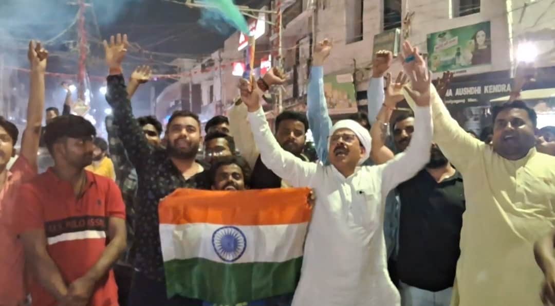 टीम इंडिया की जीत पर जश्न