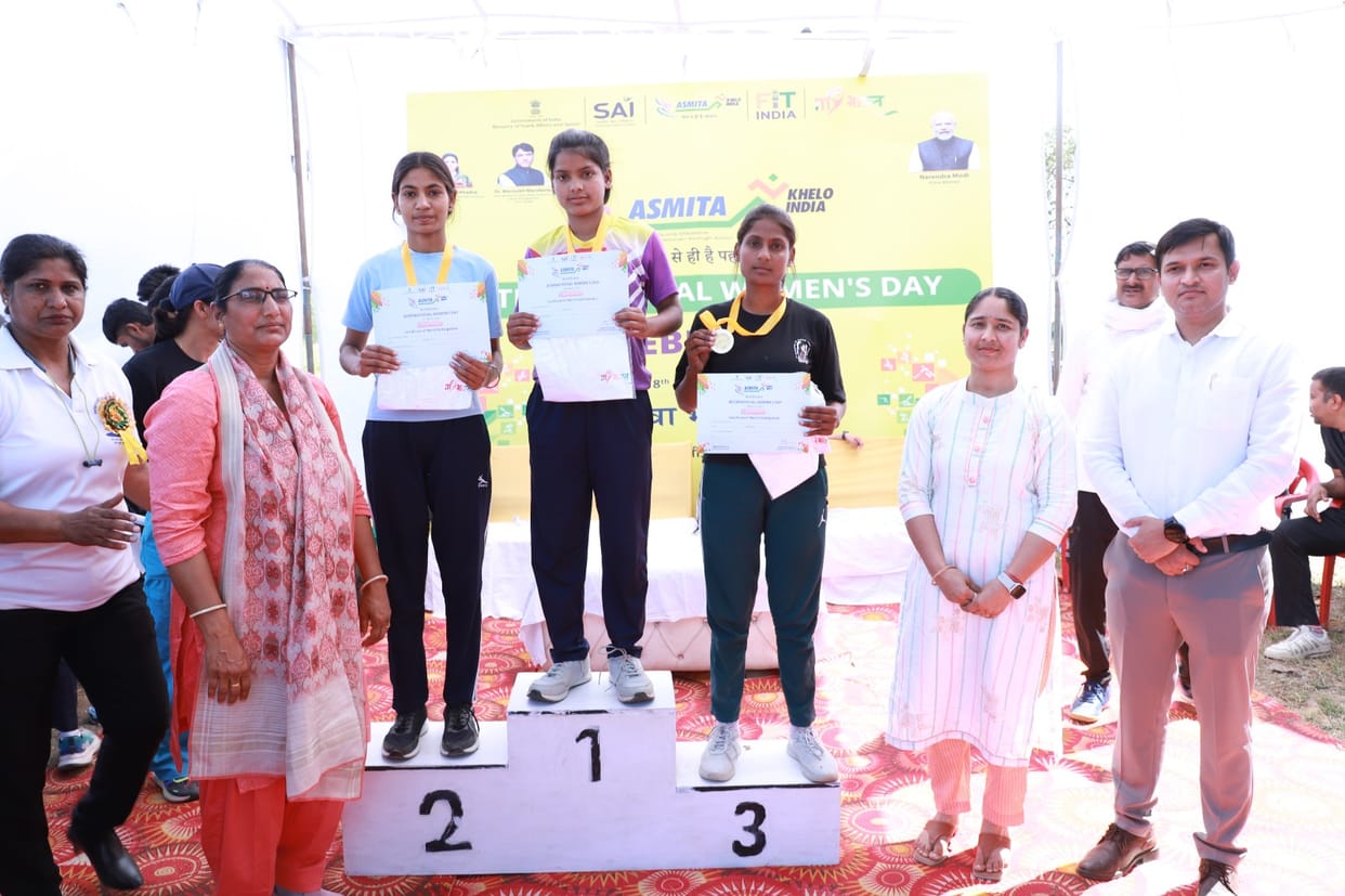 Anita, Gunjan, Shivangi first in 100 meter race