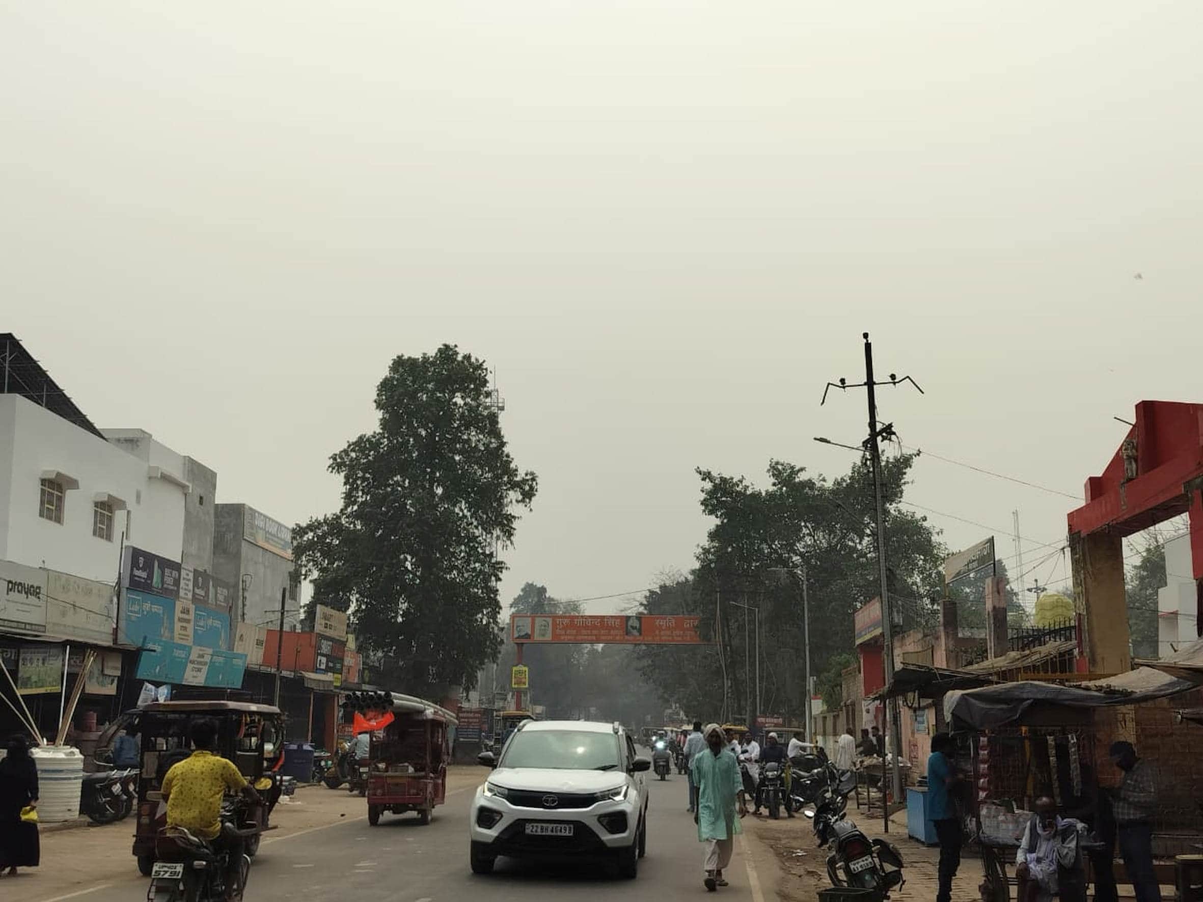 बहराइच में सोमवार को छाए बादल।