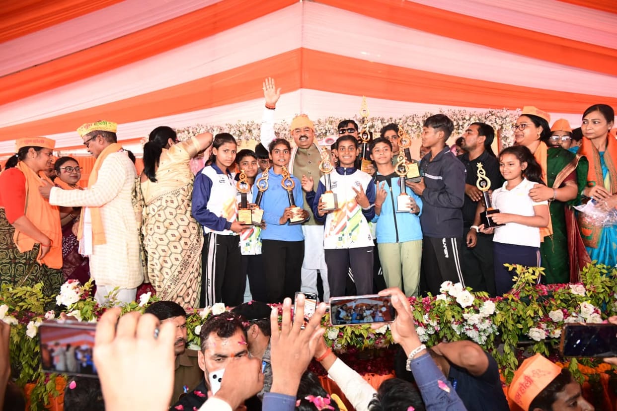 Deputy CM gave the gift of schemes, honored women and daughters