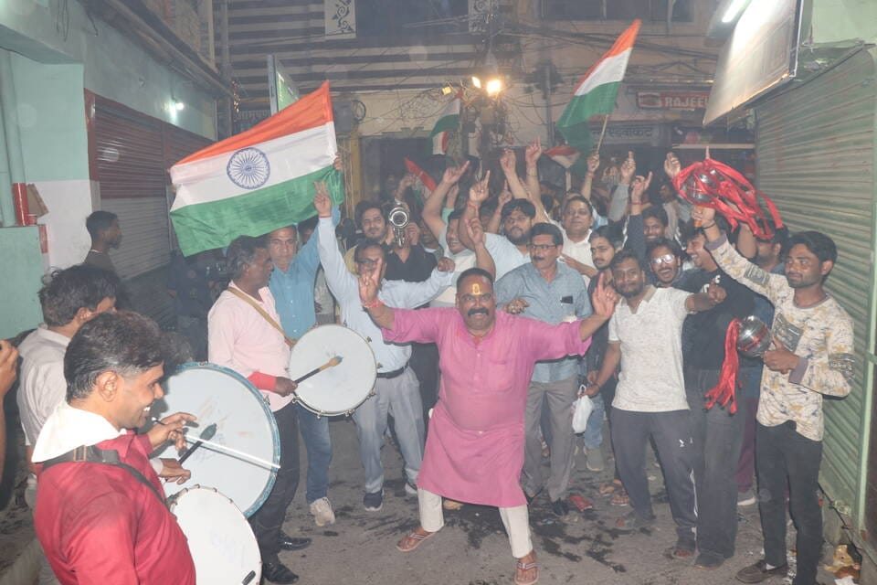 India's victory celebrated in Bijnor, fireworks took place