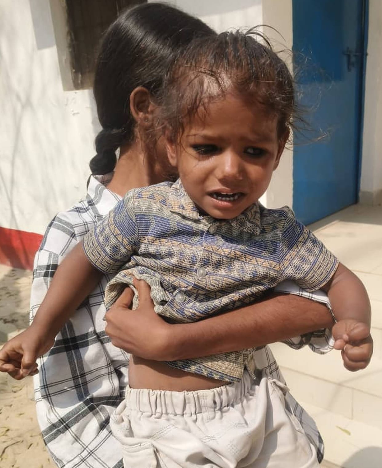 The innocent boy wandered for four hours and led the police to his home.