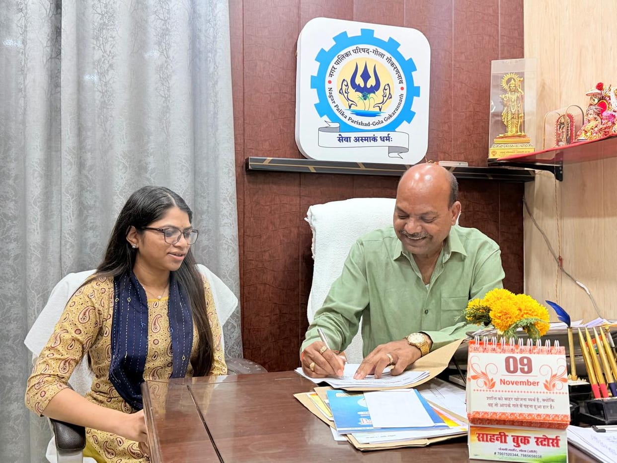 IAS Manisha became the EO of Gola Municipal Council