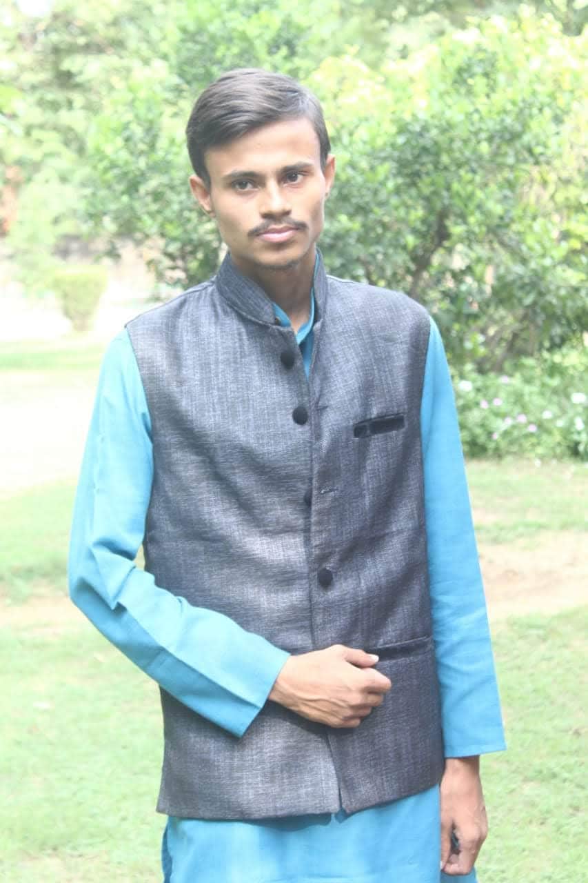 ईरान में फंसा सीखड़ क्षेत्र के रूदौली निवासी सैयद असद रजा।-सोशल मीडिया।