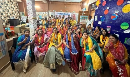 Lucknow Chamber of Commerce honored outstanding women.