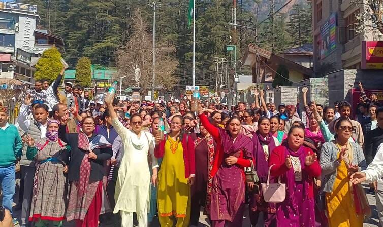 Villagers of Aleu stage protest rally over supply of muddy water