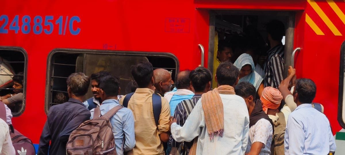 Trains are full, jostling for seats