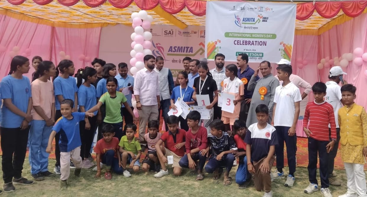 Ananya and Ambika won the 200 meter race