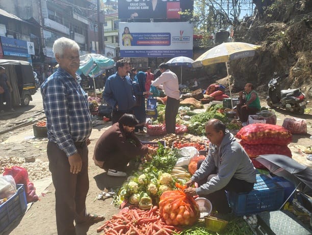 Off-season vegetables return to Kisan Janta Mandi at Solan's old bus stand