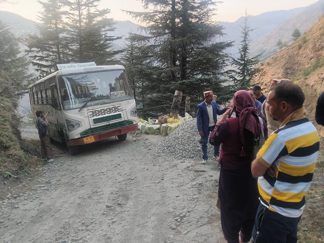 Bus breaks down in Thandapani, passengers suffer