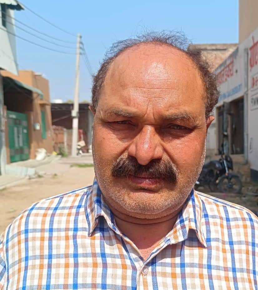 12-विनोद कुमार, डेयरी संचालक ।