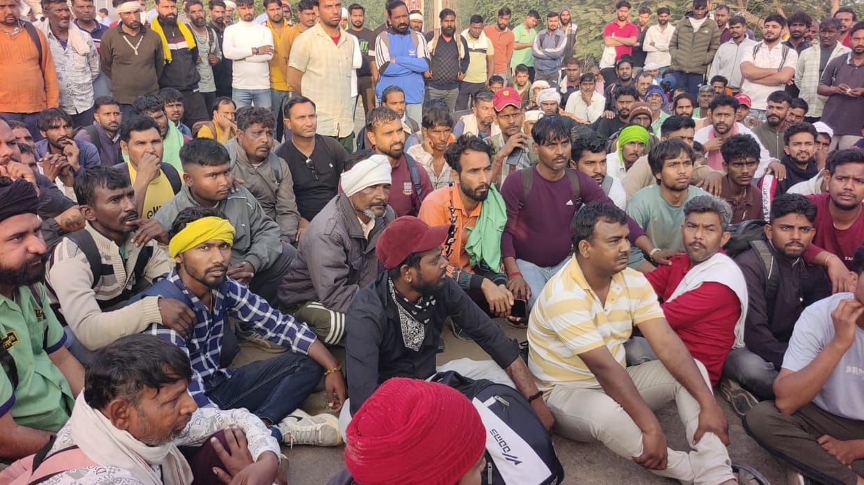 Drivers and helpers on the cleaning contract staged a sit-in protest, alleging that their wages were not paid on time.