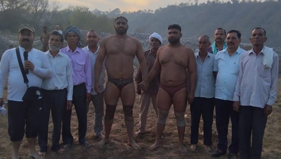 Sagar wrestler winner in the big competition of Bhatta Guhan Chhinj fair