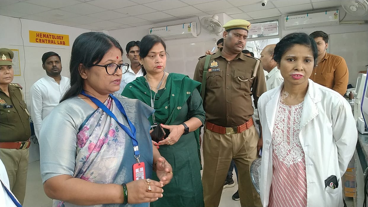 Dissatisfaction expressed over the absence of female staff in the ultrasound room