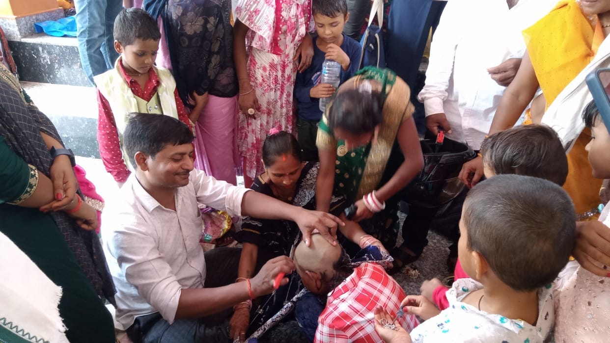 One thousand children underwent the tonsure ceremony.