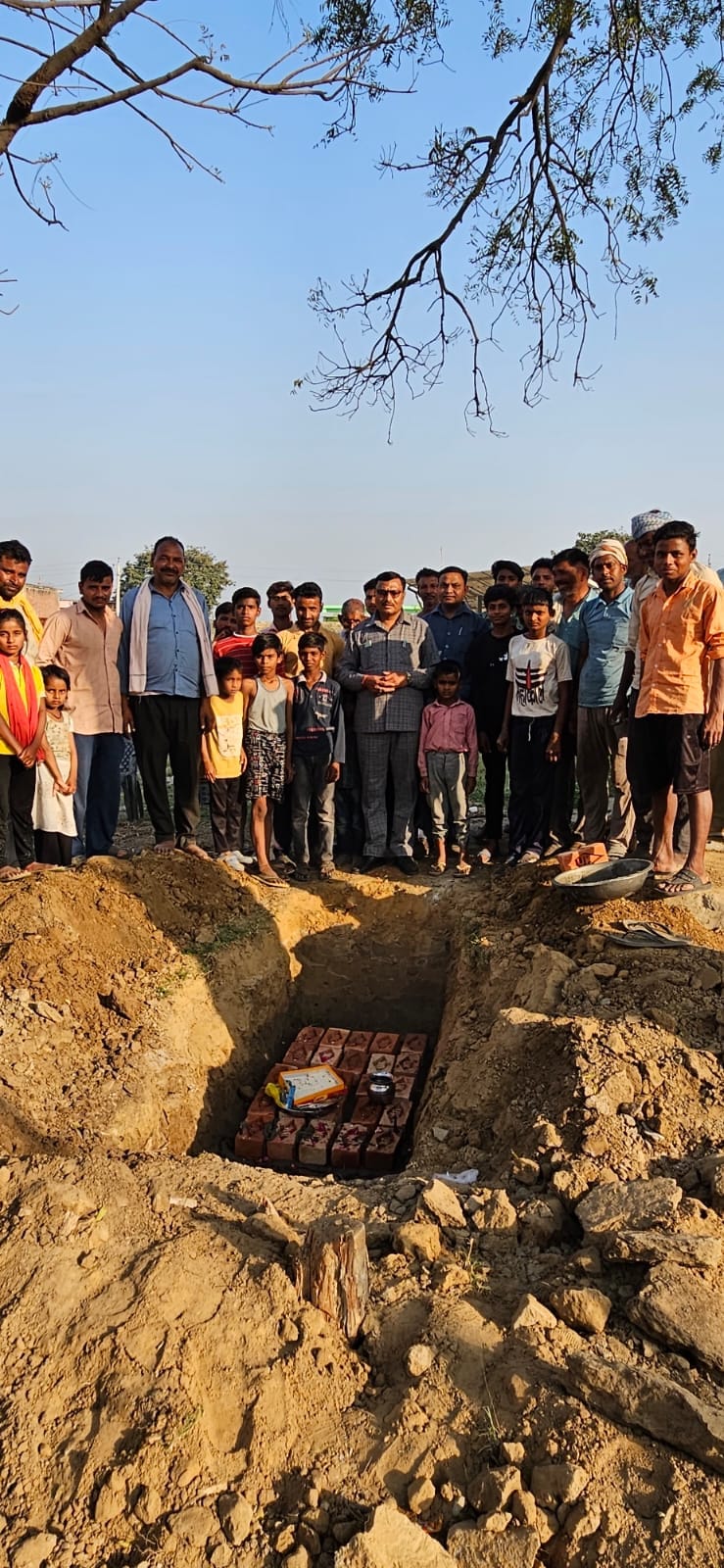 A wedding hall will be built in Fakirabad at a cost of Rs 16 lakh, the foundation stone was laid.