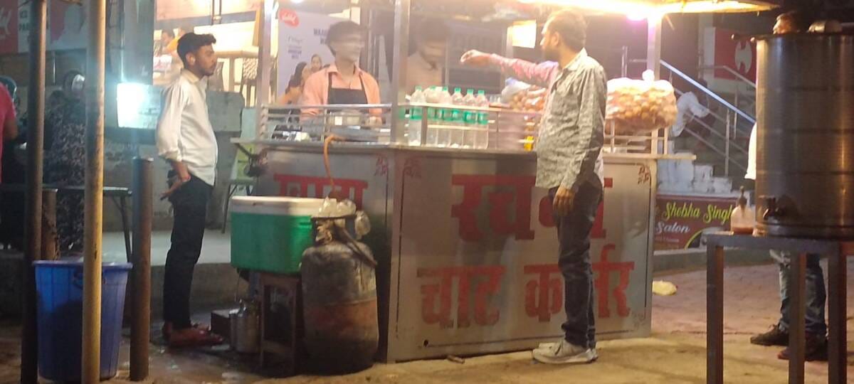 ban on supply of commercial cylinders will create food crisis for more than five lakh people in Lucknow