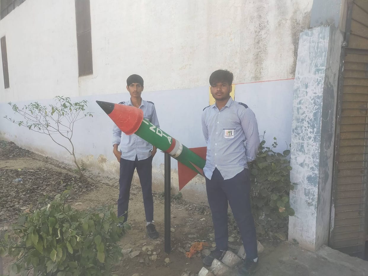 Two ITI students made a missile dummy in memory of the martyrs.