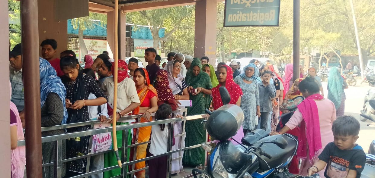 The change in weather is affecting the health of the district, 200 patients are coming daily with viral and cough.