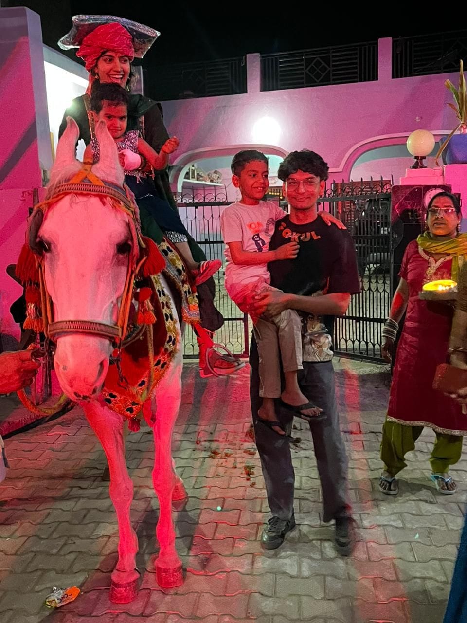 Daughter Sapna's procession was taken out on a mare.