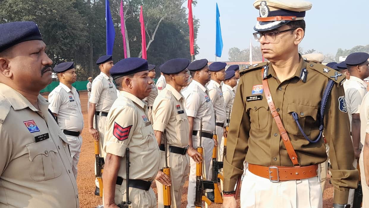 Inspector General of Police Surguja Range Deepak Jha conducted annual inspection of Jashpur district