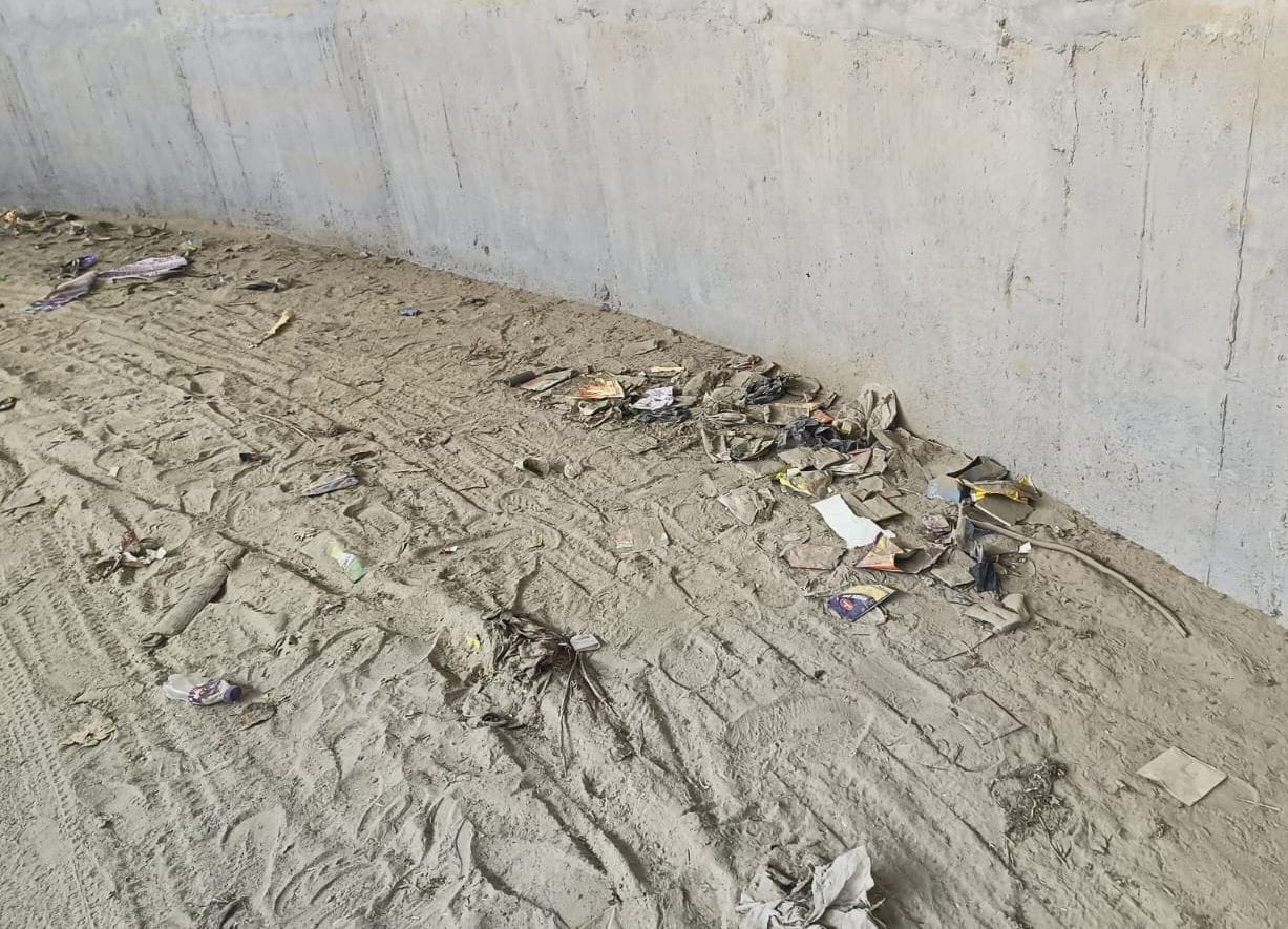 People are troubled by the dirt in Aharauli underpass